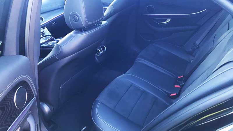 Аренда Mercedes-Benz E-class W213 (цвет черный)в Красной Поляне. Фото салона.