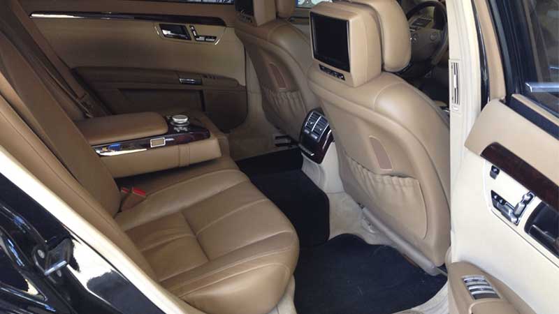 Аренда Mercedes-Benz S-class W221 (цвет черный)в Красной Поляне. Фото салона.