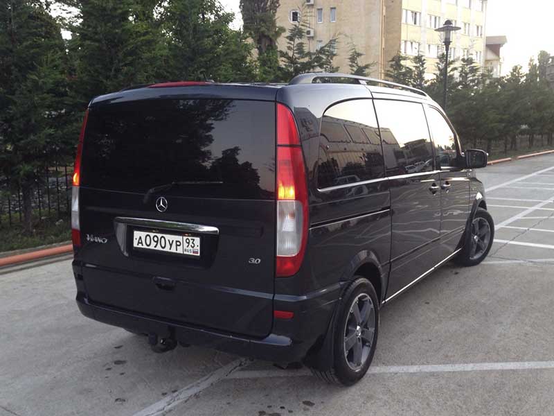 Аренда Mercedes-Benz Viano в Адлере. Вид с другой стороны.